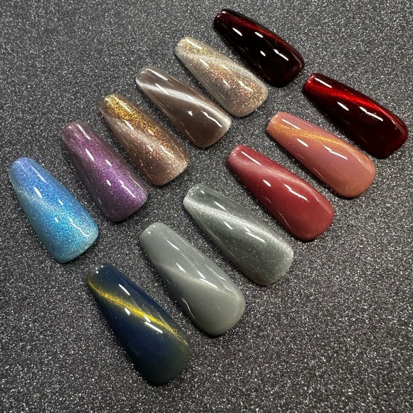 Medium almond custom cat eye color handmade press on nails - Picture 4 of 6